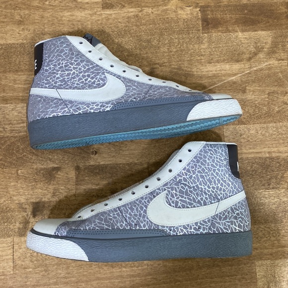 Nike Blazer Iridescent Metallic Summit Sneakers - Picture 5 of 17